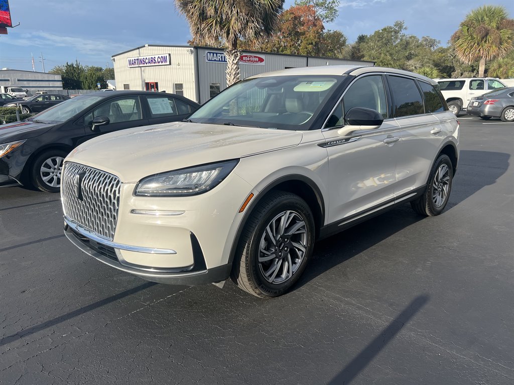 2023 Lincoln Corsair Base's photo