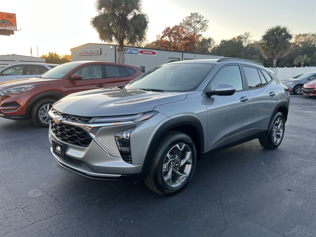2025 Chevrolet Trax LT