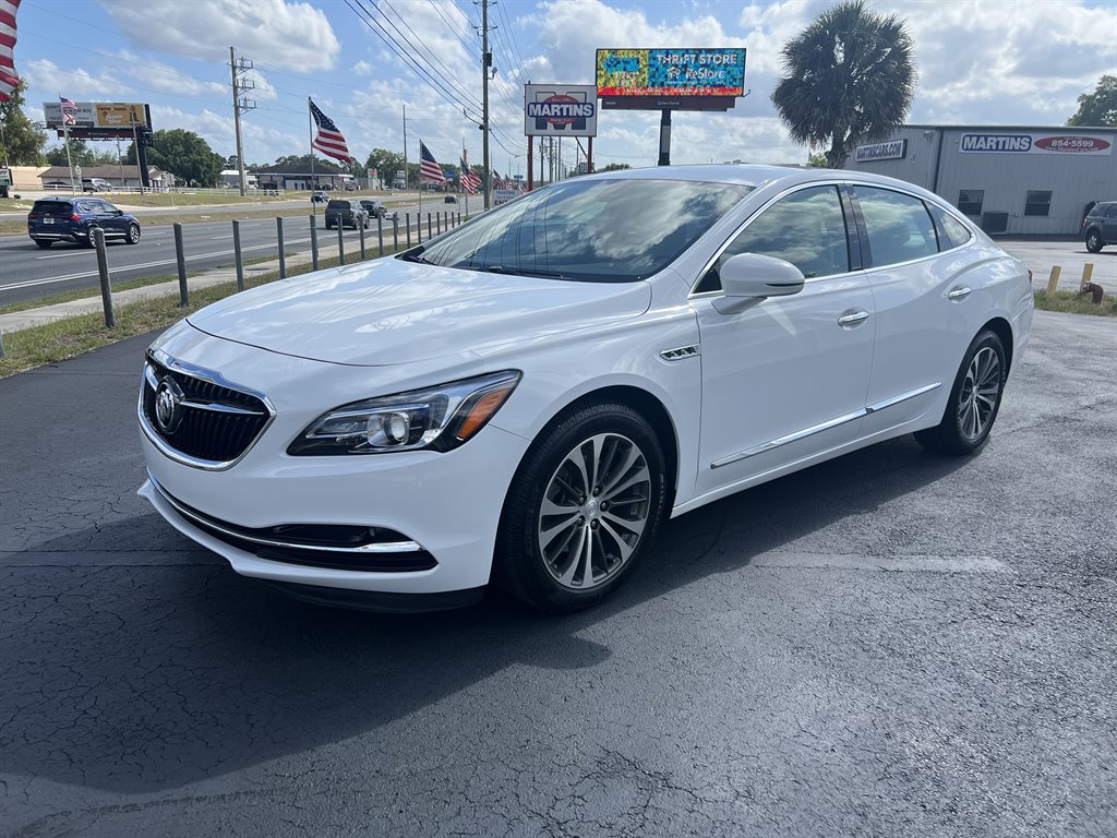 2017 Buick LaCrosse Essence's photo