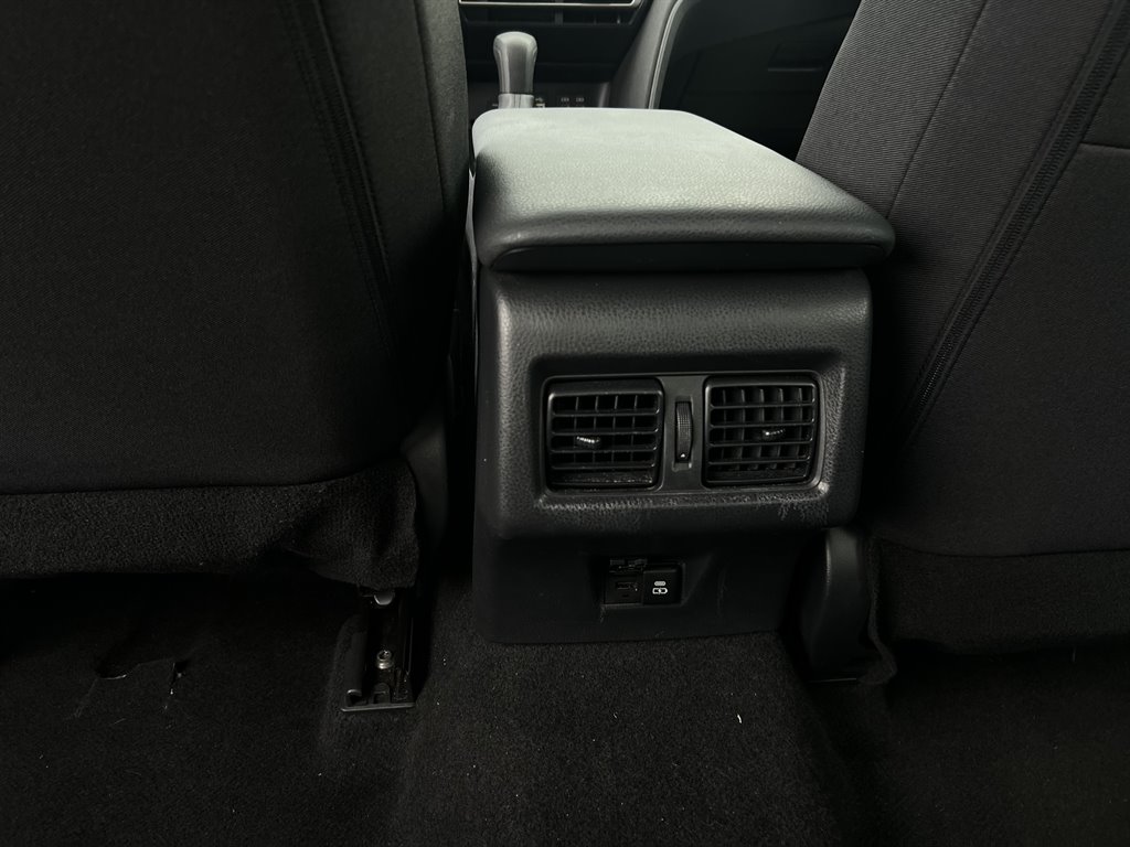 2025 Toyota Camry LE - Photo 11