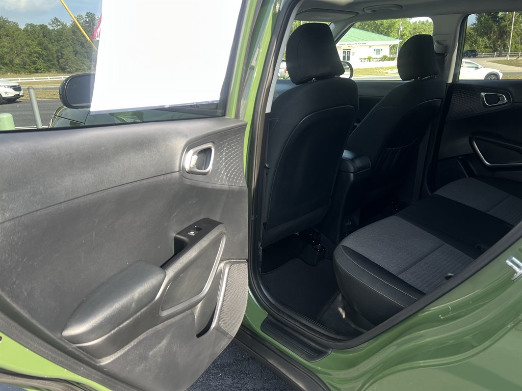 2021 Kia Soul EX - Photo 9