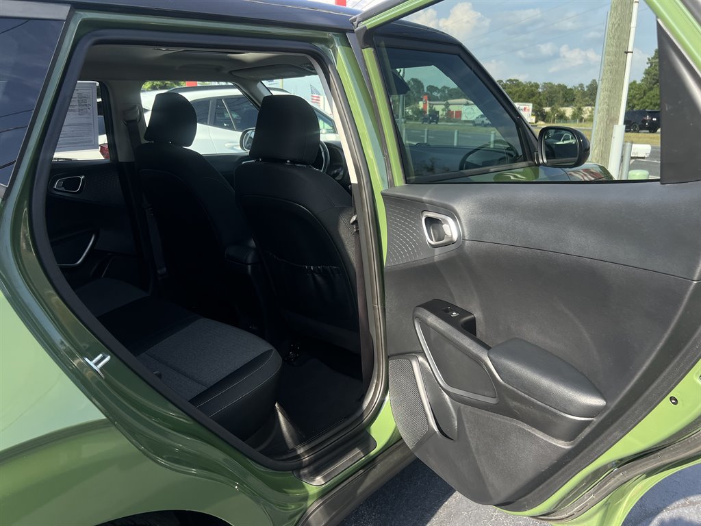 2021 Kia Soul EX - Photo 12