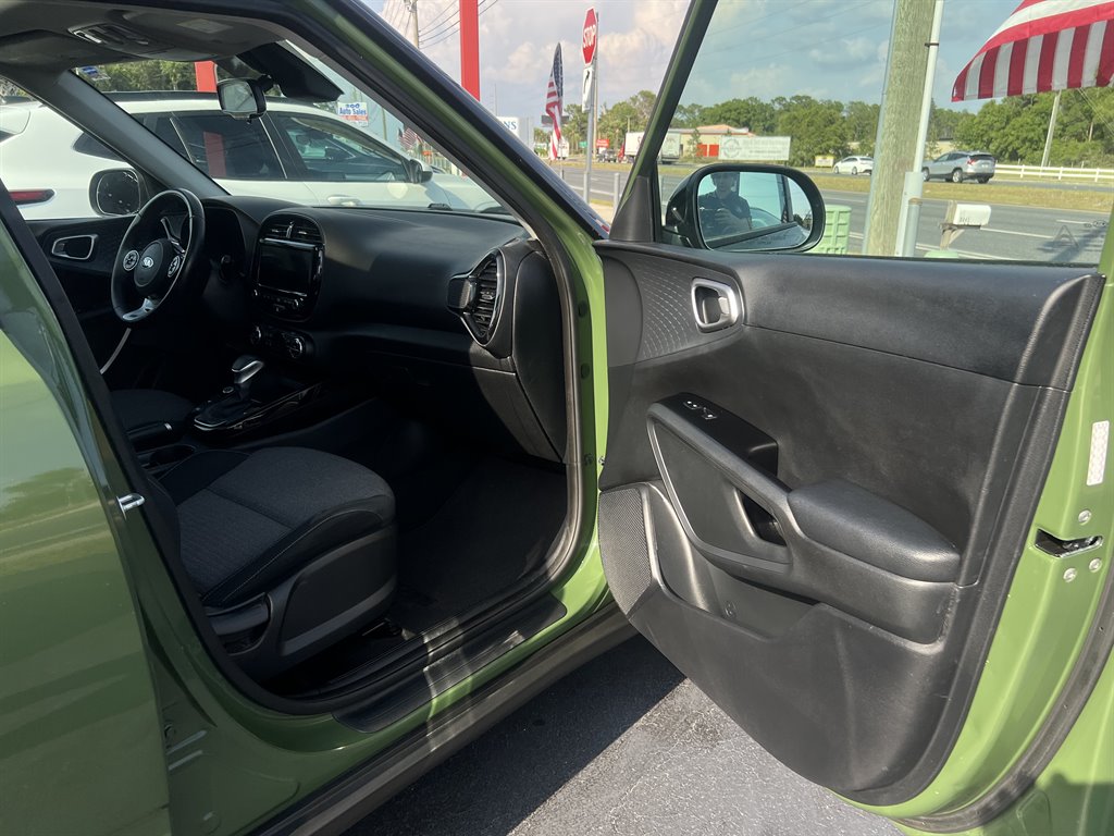 2021 Kia Soul EX - Photo 13