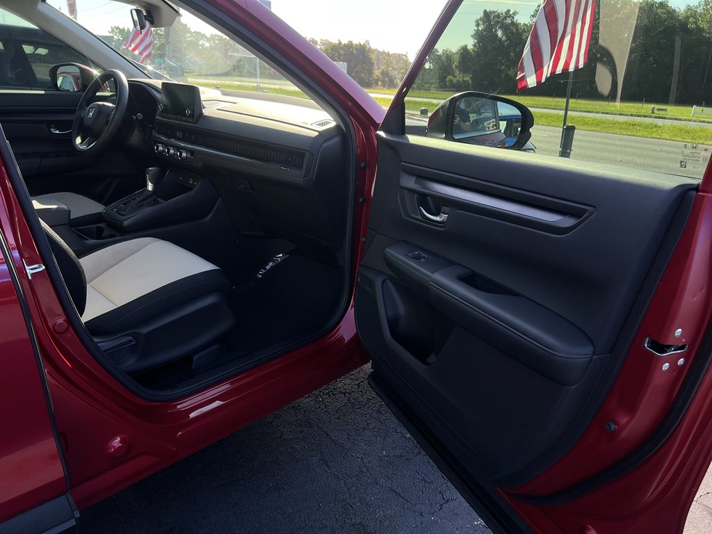 2024 Honda CR-V LX - Photo 14